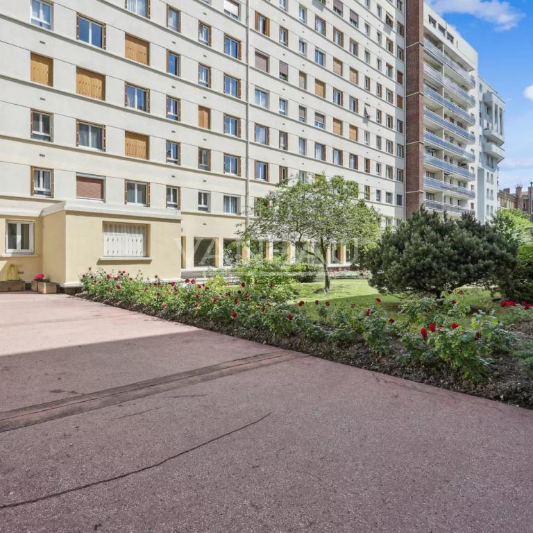 Exclusivité - Paris12e - Bizot - Vendu loué - Deux pièces vue dé