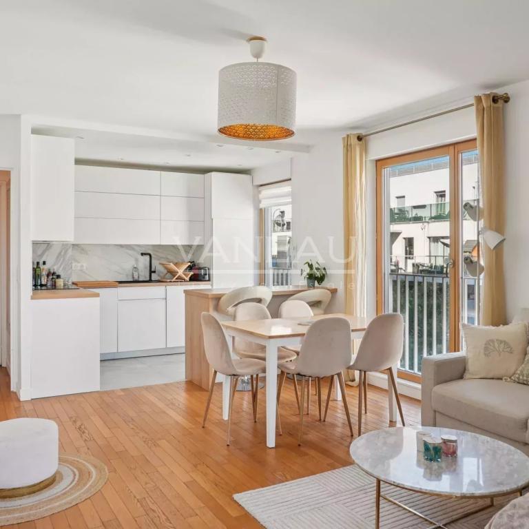 DEUX PIECES AVEC TERRASSE EN ETAGE ELEVE