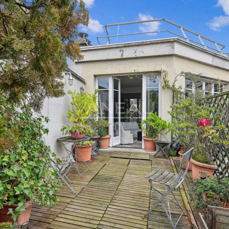 PARIS XVI - Auteuil Sud - Très beau deux pièces avec terrasse pl