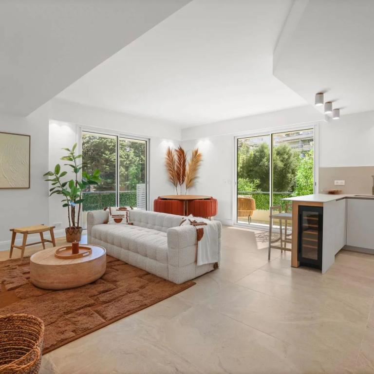 Appartement 3 pièces rénové à vendre - Cannes Basse Californie