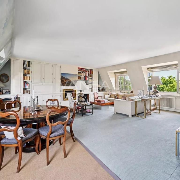 PARIS Ve - Monge / Montebello - Duplex d'exception en dernier ét
