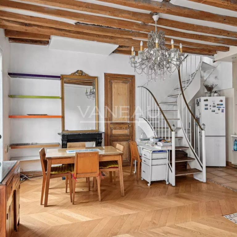 Paris IIIe - Place des Vosges - Duplex 2 chambres Calme Lumineux