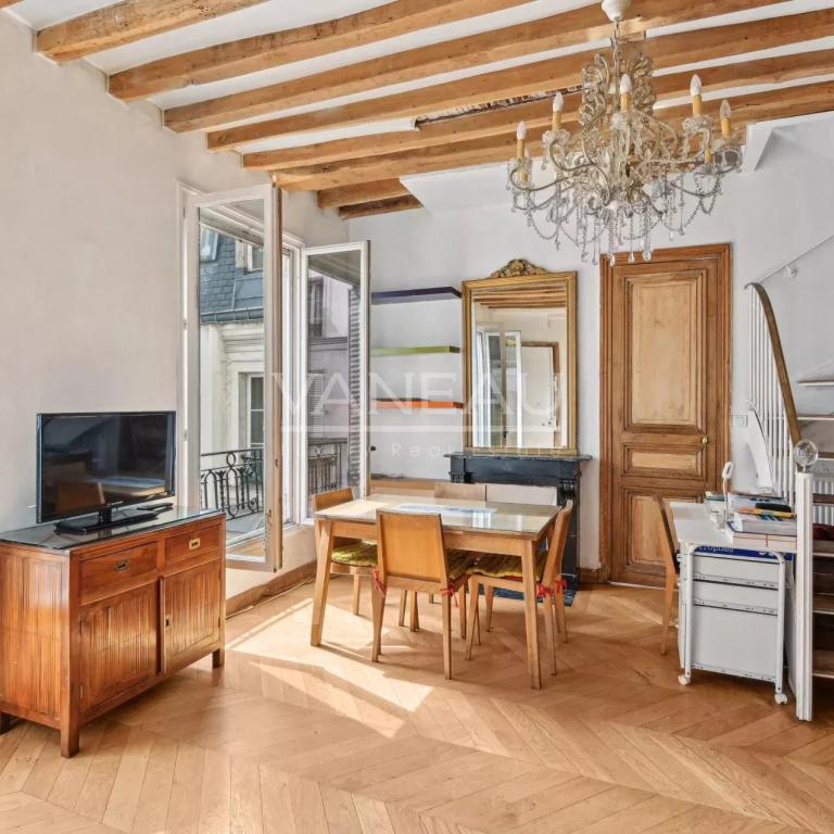 Paris IIIe - Place des Vosges - Duplex 2 chambres Calme Lumineux