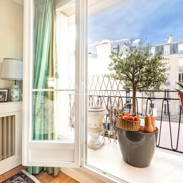 Boulogne nord - Trois pièces avec balcon plein sud
