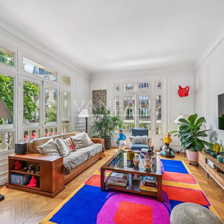 Paris VII- Appartement familial au pieds du Champ-De-Mars