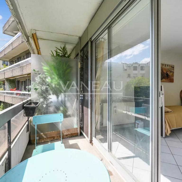 Convention Alleray - Studio avec balcon sur verdure