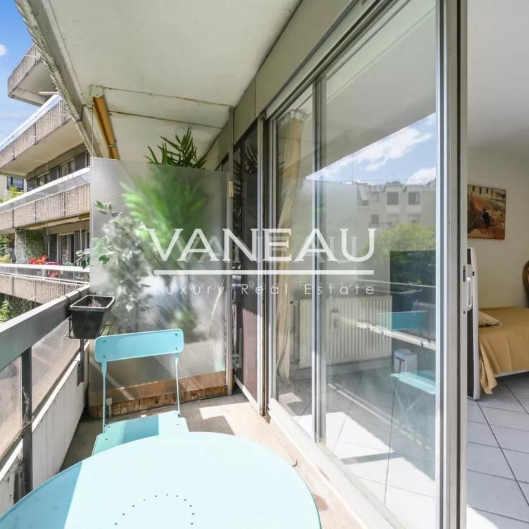 Convention Alleray - Studio avec balcon sur verdure