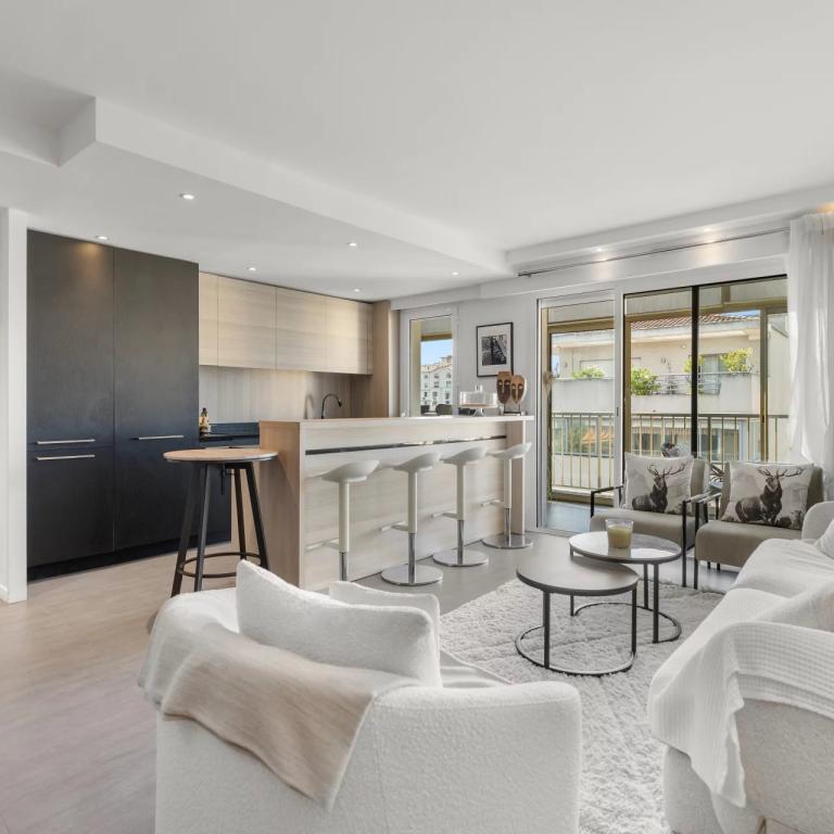 VENTE APPARTEMENT 2 PIECES CANNES BASSE CALIFORNIE