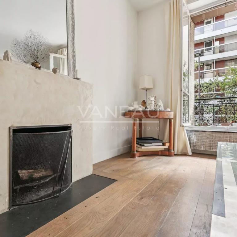 PARIS XV- Appartement trois pièces en bon état