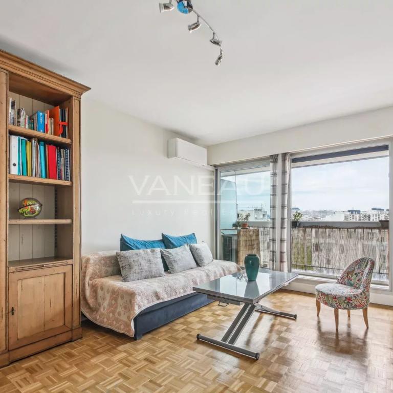 Paris XVe – Boucicaut / Charles Michels : Appartement dernier ét