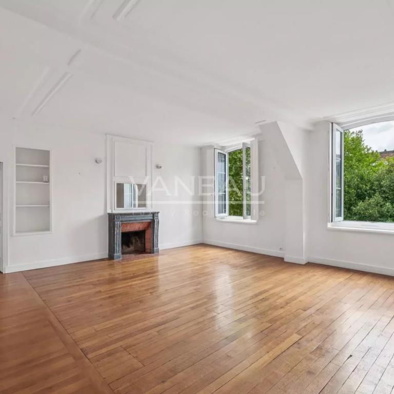 Paris VII - Appartement entièrement sur cour arborée au calme - 