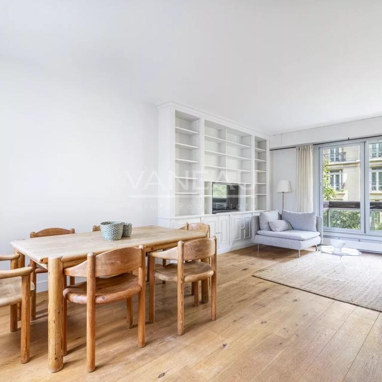 Paris 15ème Suffren 3 pièces meublé -