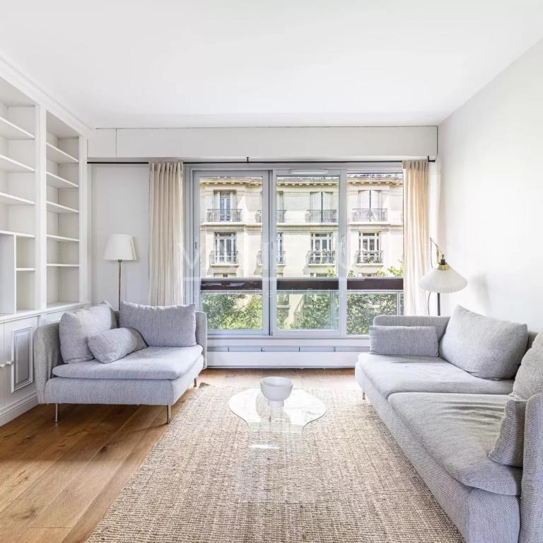 Paris 15ème Suffren 3 pièces meublé -