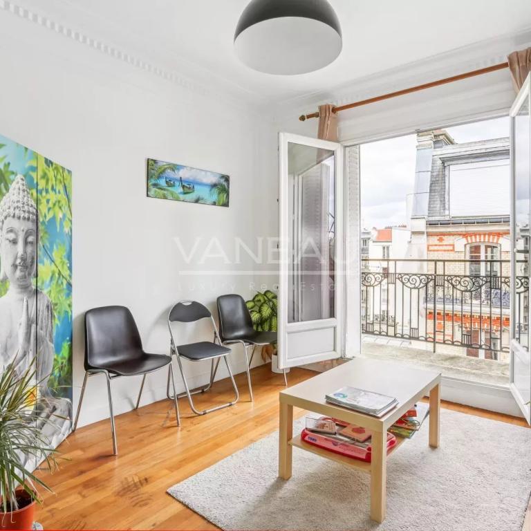Paris 12e - Porte Dorée - Vues dégagées - étage élevé avec ascen