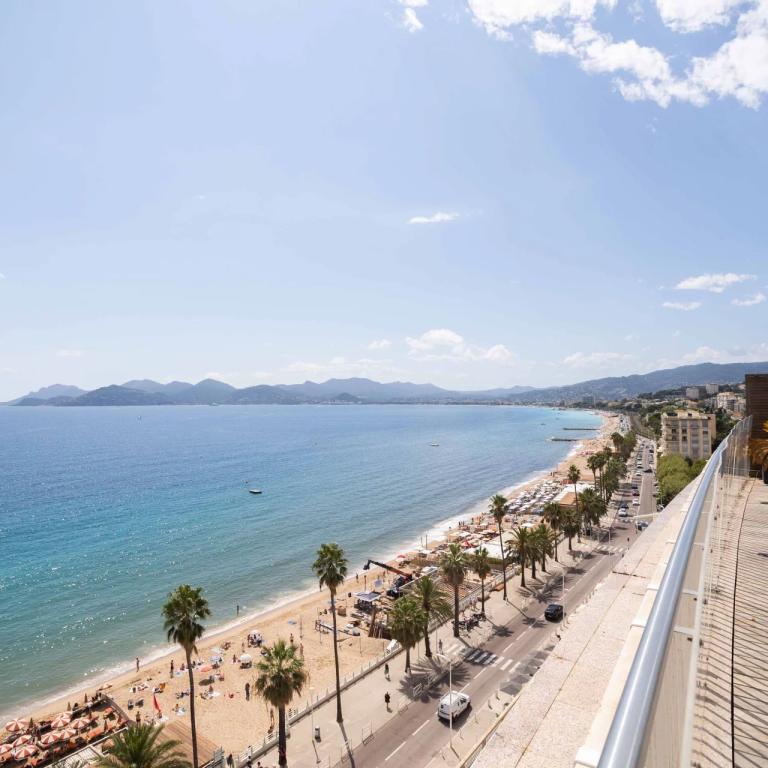 Cannes Plages du Midi - Penthouse 4 pièces vue mer à vendre