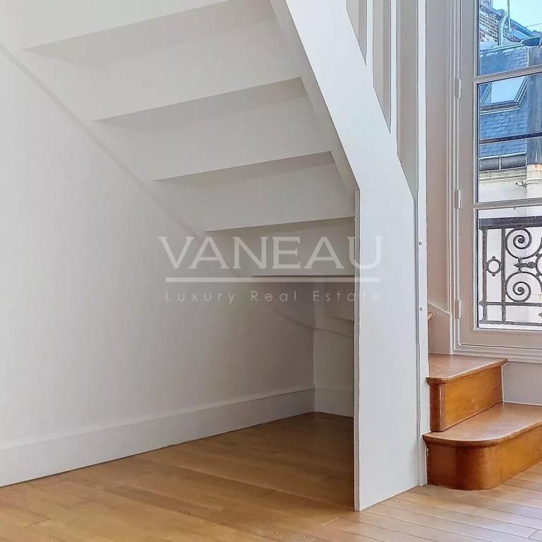 PARIS IV - 3 pièces - rue du Renard