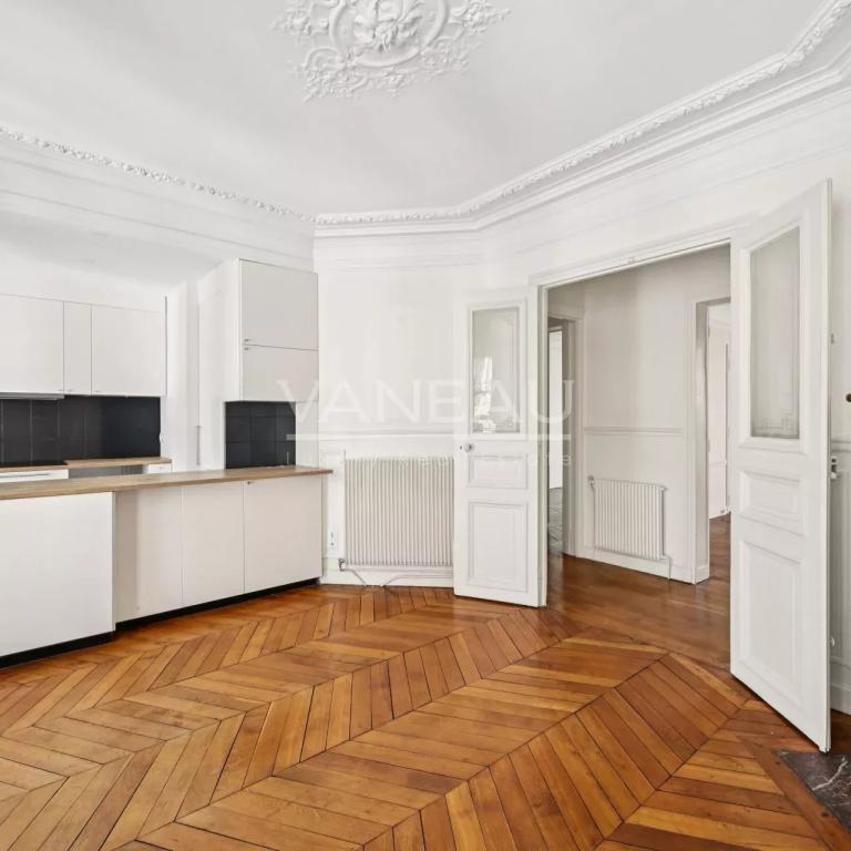 Paris XVIe - Auteuil - Appartement traversant en étage élevé.