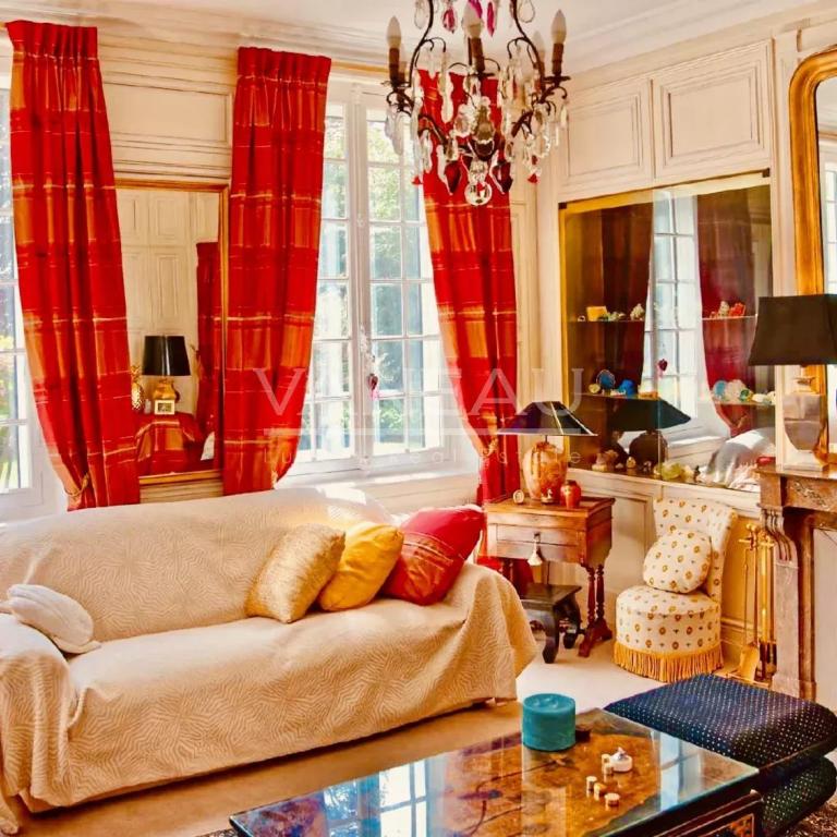 Maison de maitre en Normandie au cœur d’un parc paysager.