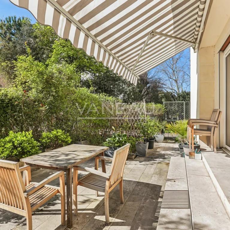 Neuilly - Victor Hugo - Appartement 2 pièces en Rez de Jardin