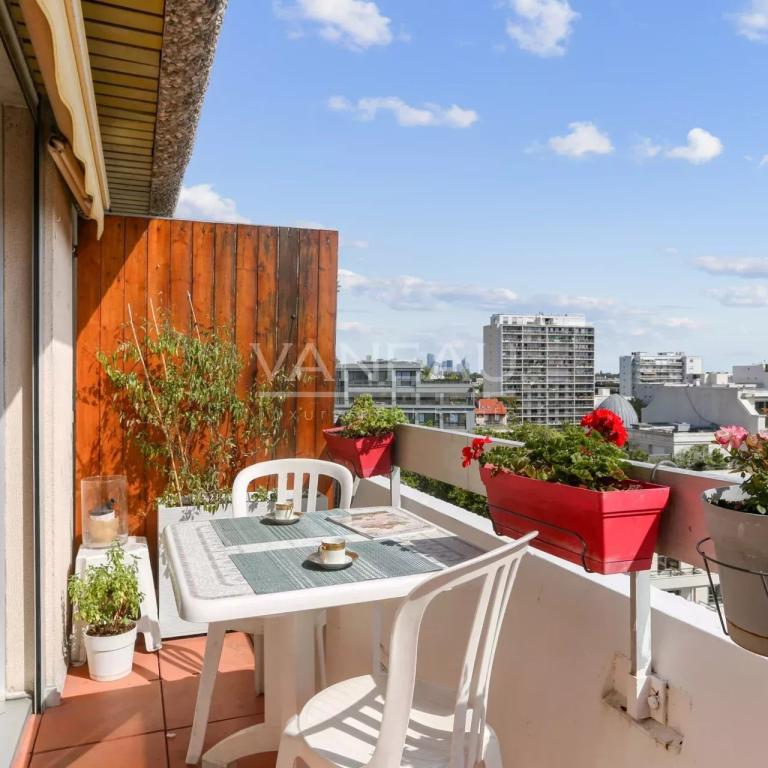 6 pièces en dernier étage avec balcons et vues dégagées
