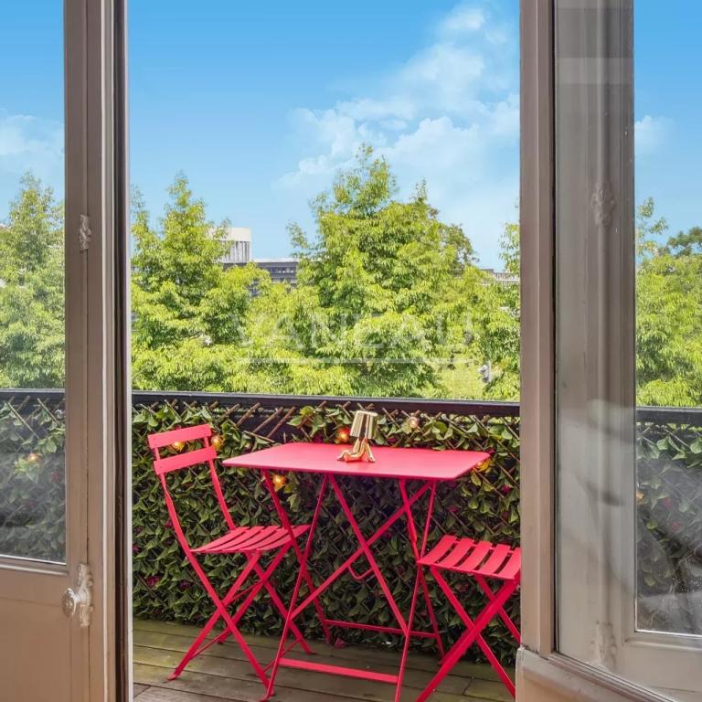 Dernier étage - Vue dégagée - 100 M2 surface habitable