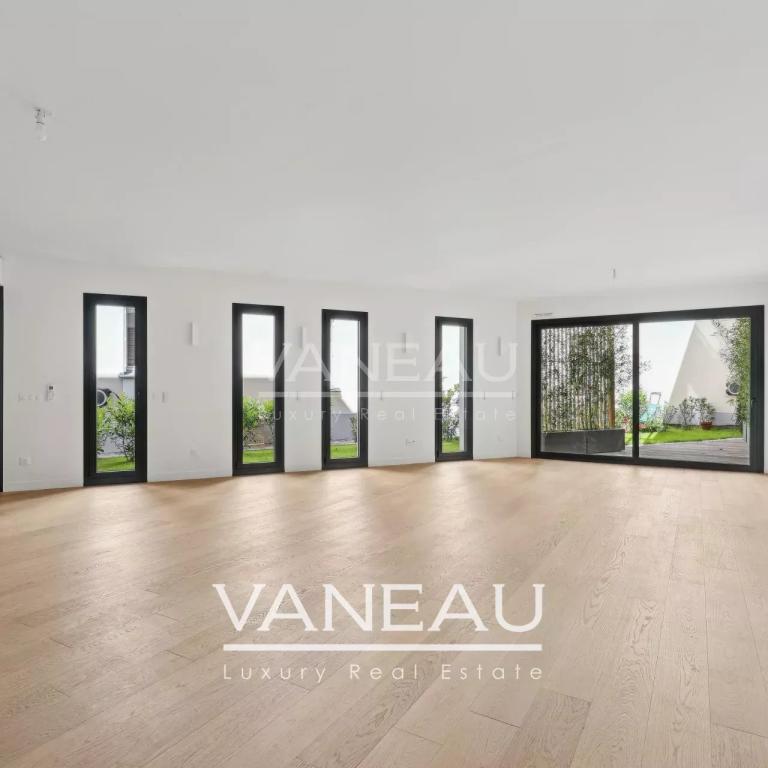 Maison Individuelle 6 Pièces avec Terrasse et Jardin