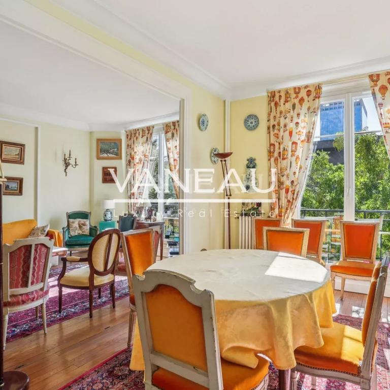 PARIS XVeme - Beau classique - Saint Lambert