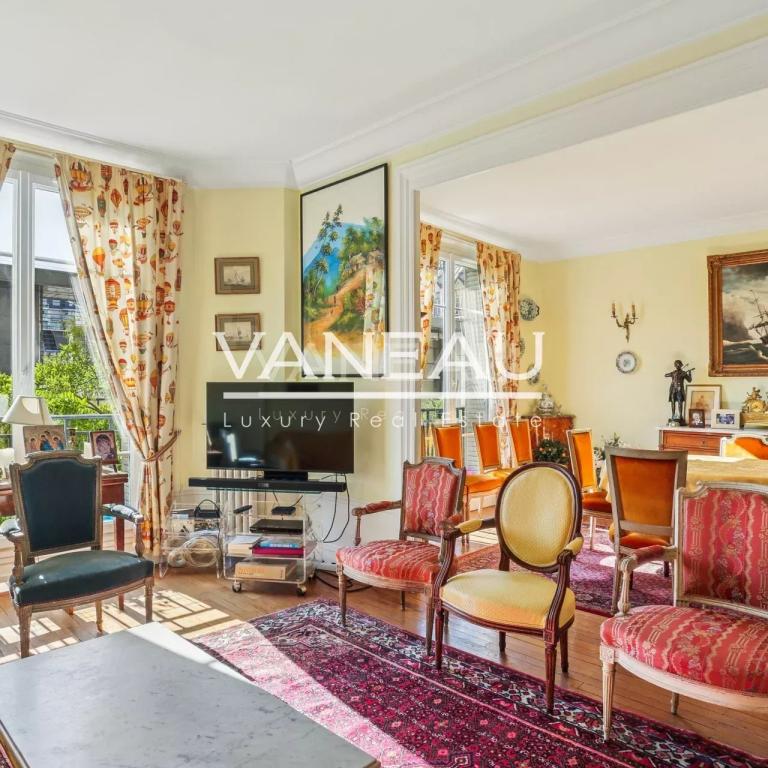 PARIS XVeme - Beau classique - Saint Lambert