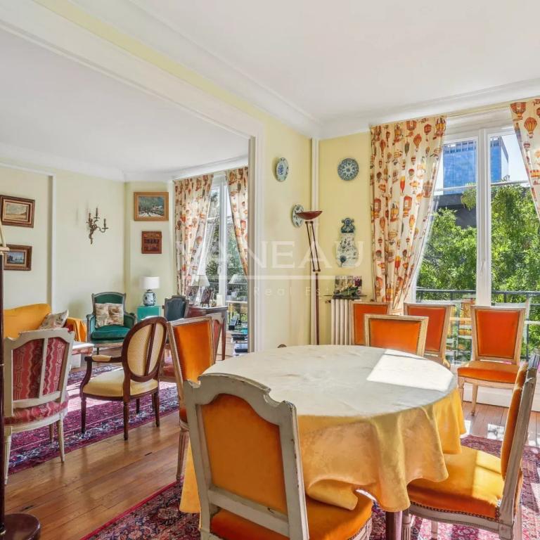 PARIS XVeme - Beau classique - Saint Lambert