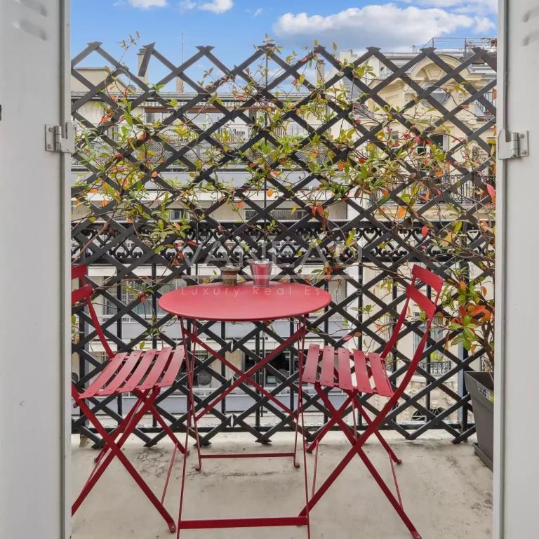 Paris XVIe - Chaussée de la Muette.