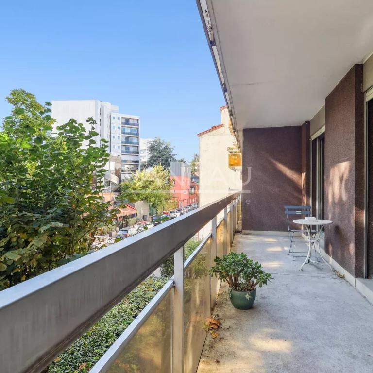 Appartement familial avec deux balcons terrasses