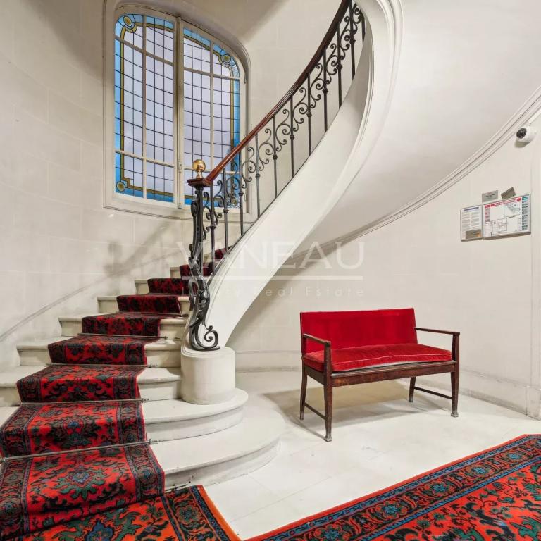 Paris XVIe - Victor Hugo - Voie privée - Exclusivité