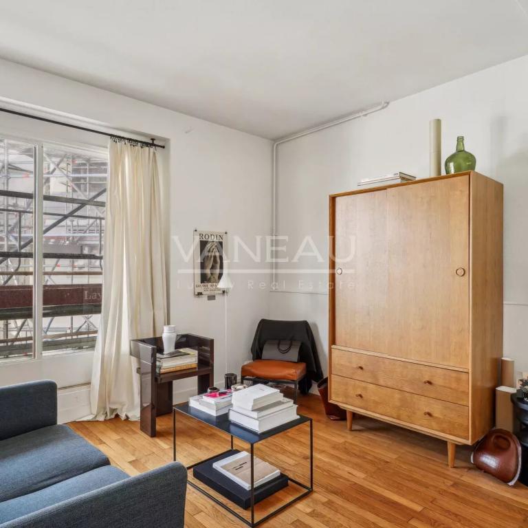 Paris XIVe - studio lumineux avec balcon et vue dégagée