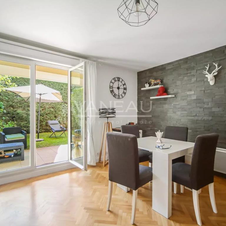 ISSY LES MOULINEAUX - EN ETAGE AVEC JARDIN, TERRASSE ET PARKING