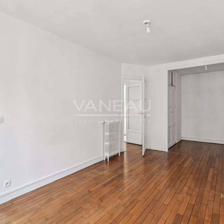Paris XVe Volontaires - Appartement lumineux en étage élevé