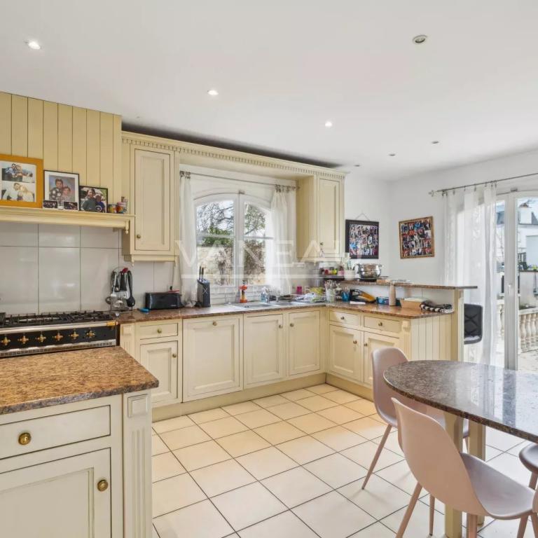 ENGHIEN LES BAINS - Maison Familiale