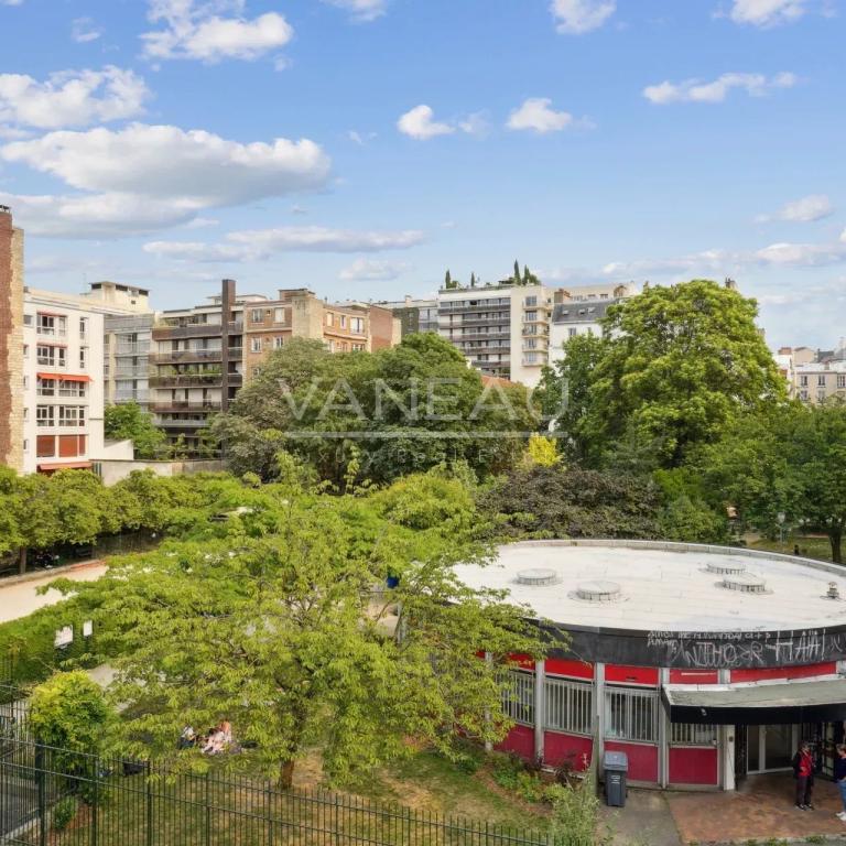 Paris XVe - Blomet - Appartement trois pièces avec vue dégagée