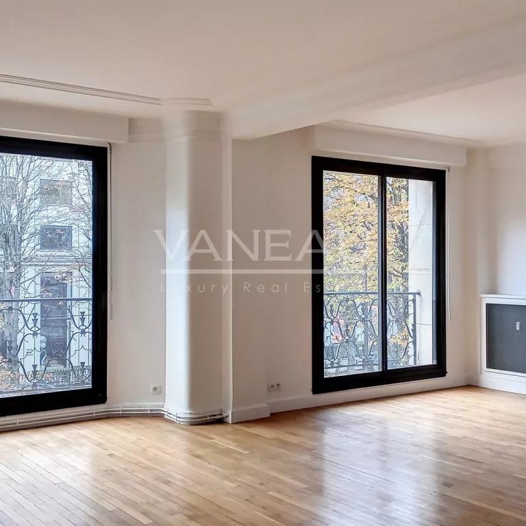 PARIS VIII - appartement familial en deux chambres - Avenue Mont