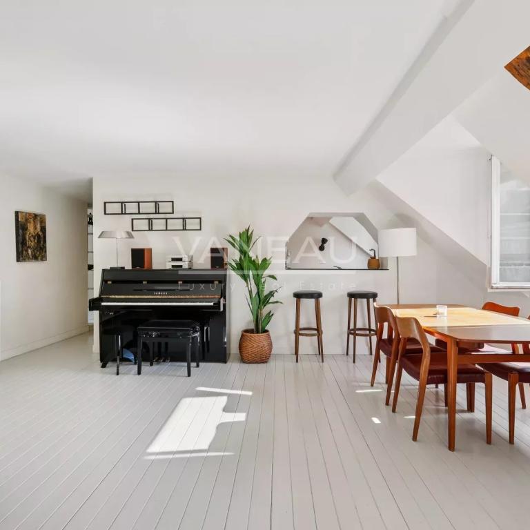 PARIS IXe - Au cœur de la Nouvelle Athènes - Trois pièces except