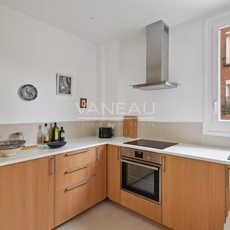 Neuilly - Boulevard de la Saussaye 