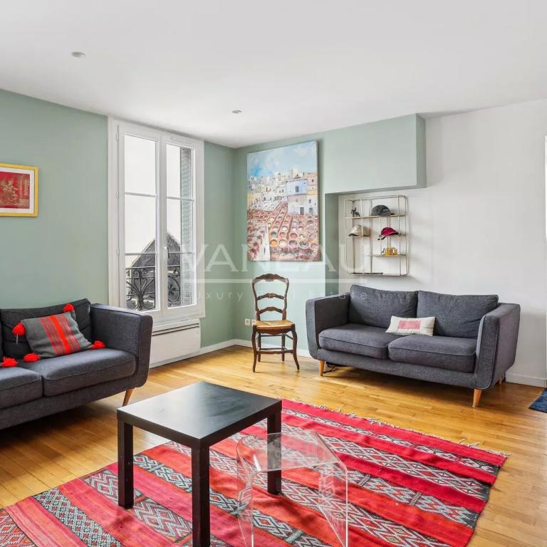 Bien atypique en étage