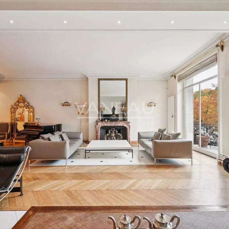 Paris XVIe - Trocadéro.