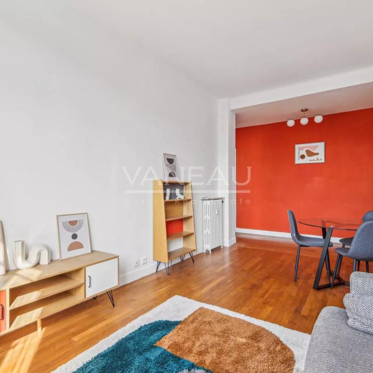 Charme de l'ancien - Deux pièces en étage