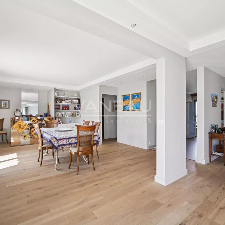 Duplex au dernier étage avec terrasses