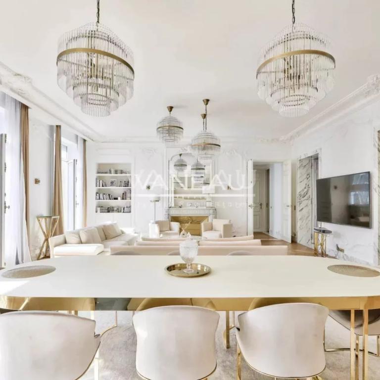 PARIS VIIIe - Faubourg du Roule