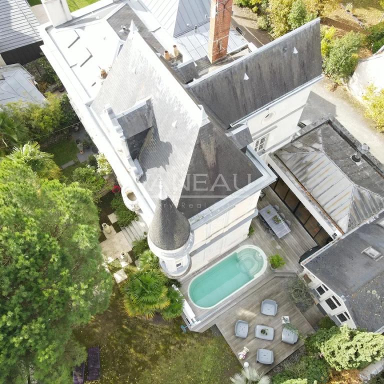 Somptueux Manoir rénové au coeur d' Angers avec piscine