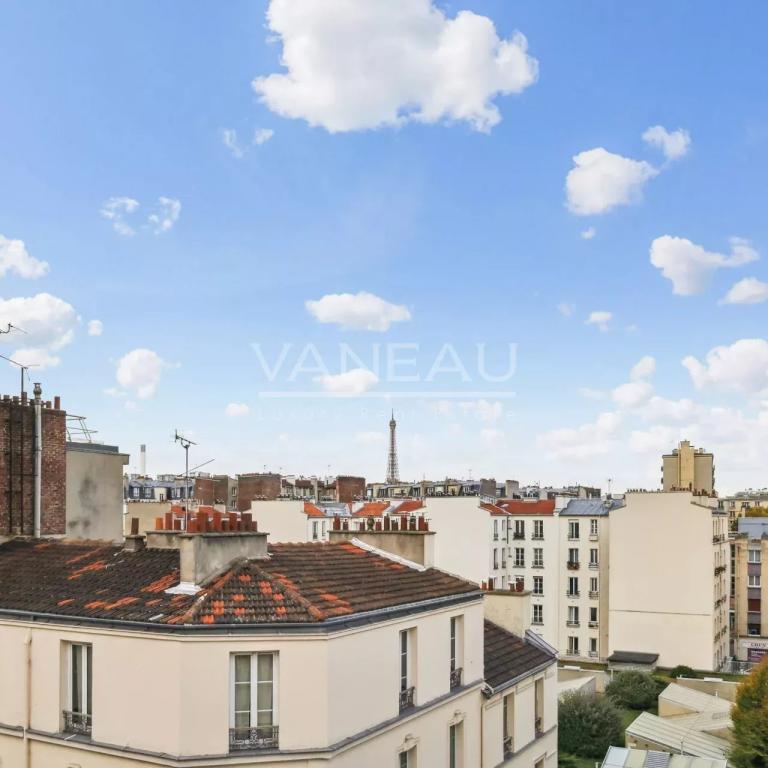 Paris 15ème Boucicaut - 3 pièces avec balcon et vue  dégagée sur