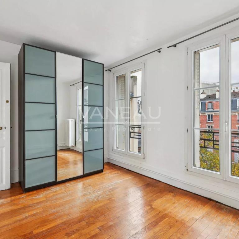 Paris 15ème Boucicaut - 3 pièces avec balcon et vue  dégagée sur