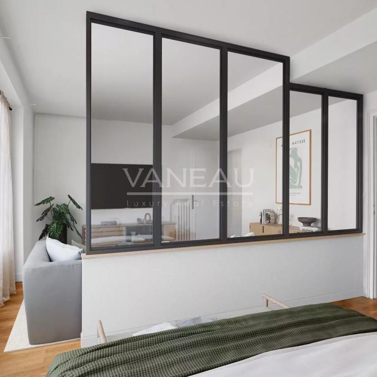 Paris XIVe - studio ou 2 pièces   lumineux avec balcon et vue dé