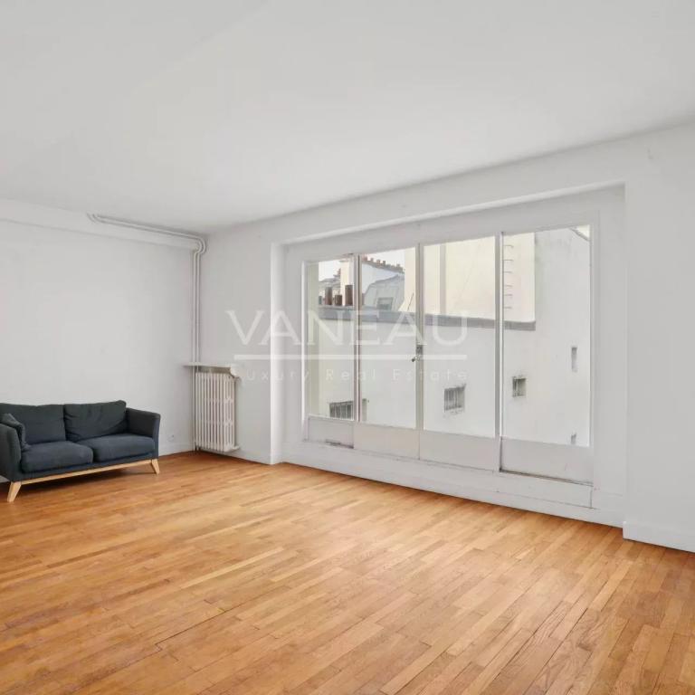 Paris XIVe - studio  lumineux avec balcon et vue dégagée